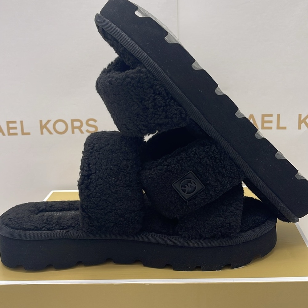 MICHAEL KORS Winnie Faux Curly Shearling Platform Slide Sandal
Black 
New - Picture 11 of 16